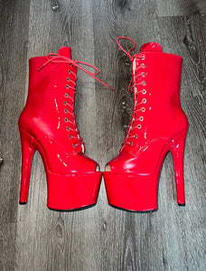 RED FAUX LEATHER ANKLE BOOTS WITH SHINY FINISH