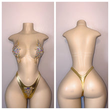 Load image into Gallery viewer, BEDAZZLED SEAMLESS BRA SET WITH FULL THONG